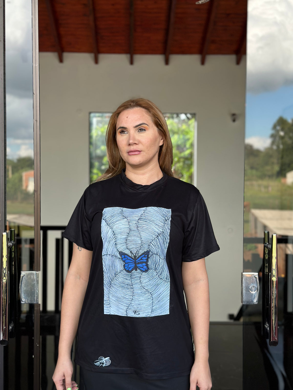 Remera negro con Diseño Mariposa