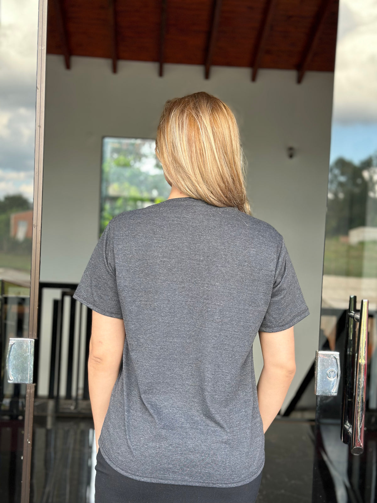 Remera Gris con diseño